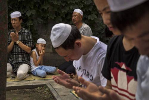 منع رسمي لصيام موظفين بالصين