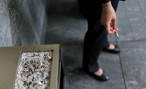 شركة تكافئ موظفيها غير المدخنين