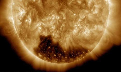 الشمس تحتفل بالعام الجديد على طريقتها