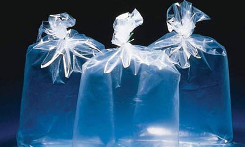 طالب نابغة يجيب عن أسئلة حسابية معقدة