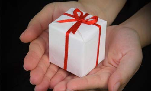 سياسة تقديم الهدايا