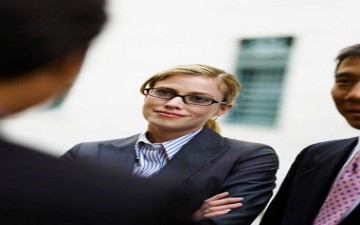 4 أمور إحذريها عند الصداقات في العمل