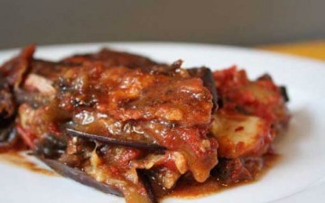 مسقعة بالسجق