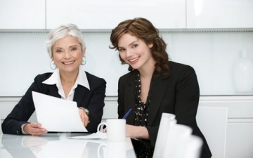 10 خطوات لتتجنبي مشاكل العمل في بيئة نسائية