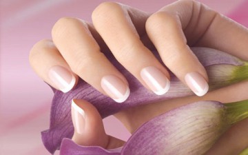 خلطات منزلية للاهتمام بالأظافر الضعيفة