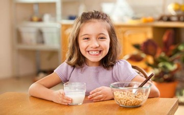 وجبة الإفطار تُنشط الخلايا الدماغية لطفلك