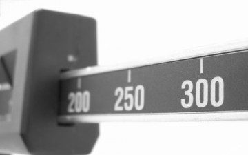 تعرفي على أسباب «خفية» لزيادة الوزن