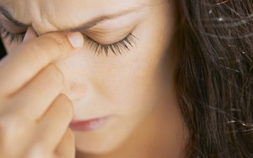 هل الهرمونات سبب صداعكِ؟