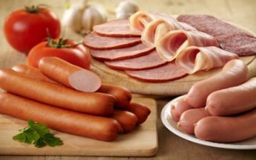 اللحوم المصنعة تسبب سرطان القولون والمستقيم