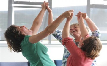 اضحكي لإحراق السعرات الحرارية