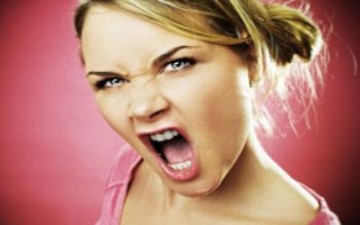 تحطيم الأثاث خدمة جديدة للزوجات