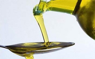 زيت الزيتون.. يقلل من مخاطر الاصابة بالنوبات القلبية