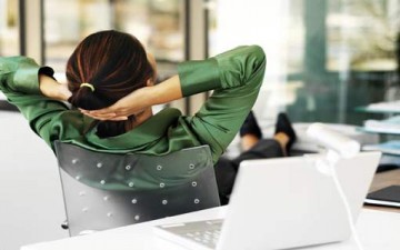 إرخاء العضلات يخلصكِ من ضغوط العمل