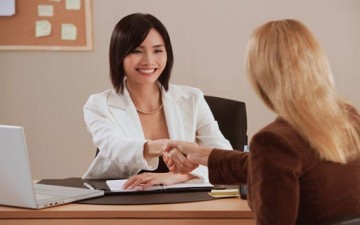 هل الوظيفة للجميلات فقط؟