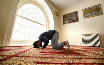 فليكن المؤمن عزيزاً