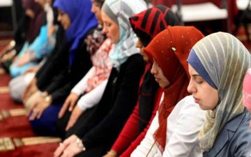 كرامة المرأة في احتشامها وعفتها