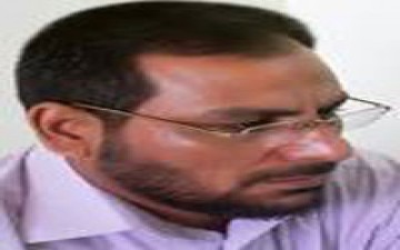 التفكيك بين تقييم الشخص وتقييم عمله