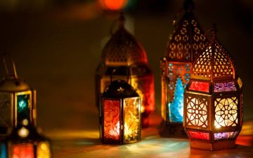 استقبال شهر رمضان.. شهر الله المحمَّل بالبركات