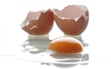 شركة فنزويلية تحفز موظفيها بـ144 بيضة