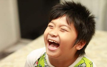 هل الضحك يخفي حقيقة الحزن؟