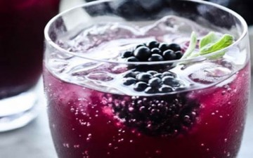 عصير توت العليق بماء الورد