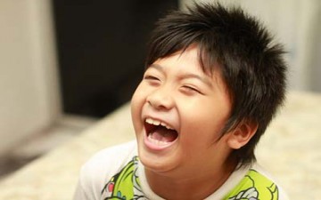 الضحك يخفف الوجع بحسب دراسة