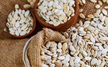 فوائد اللب الأبيض العجيبة رغم صغره