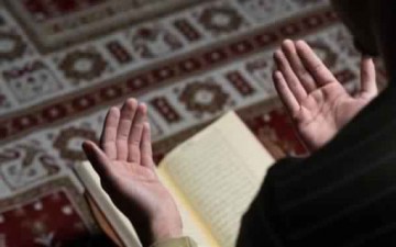 الدُّعاء وطلب العَون من الله تعالى