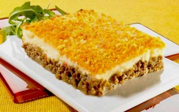 البطاطس مع اللحم المفروم والعدس