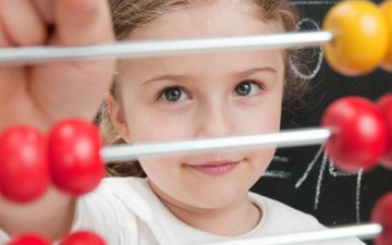 تشجيع الطفل على التعلُّم والتفكير