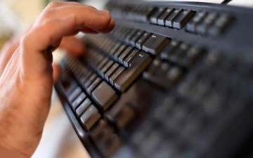 بريطانيا تغلق 28 ألف موقع إلكتروني