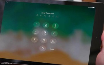 بالخطأ.. طفل يقفل «آيباد» والده حتى عام 2067