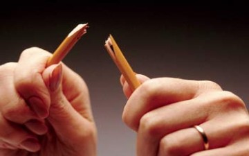 عصبية وإنفعالية مع زوجي