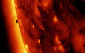علماء الفلك.. وزن الشمس يقل تدريجياً