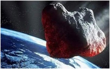 صخرة عملاقة بحجم 3 ملاعب كرة قدم تتجه نحو الأرض