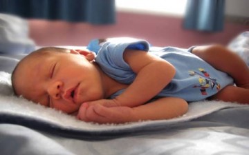 ما الذي يعوق نوم الطفل؟