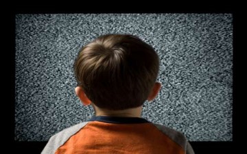 مشاهدة التلفزيون مُضرّة للأطفال دون الثانية