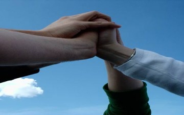 آفاق التواصل مع الآخر ومبادئه