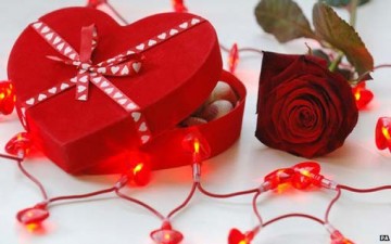 الهدايا بين الزوجين.. ذكريات وحكايات