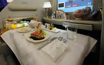 حيلة عبقرية من مسافر منحته غداءً مجانياً فاخراً لمدة عام