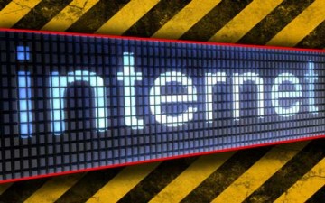 الإنترنت بين الحرية والرقابة