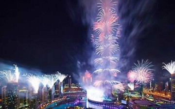 دبي تطلق 440 ألف لعبة نارية