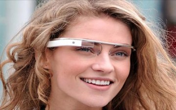 نظارات غوغل تدعم الارتباط بهواتف «آيفون» و«أندرويد»