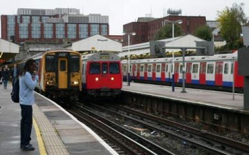 سيدة تضع مولودها في أحد قطارات لندن