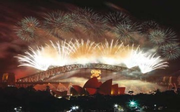 العالم يستقبل 2013 باحتفالات و«ترقب»