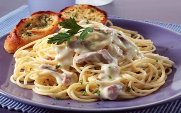 الصيادية مع سباغتي والبازلاء بالجزر والبطاطا