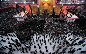 طوفان بشري يغطي كربلاء الفداء في زيارة الأربعين