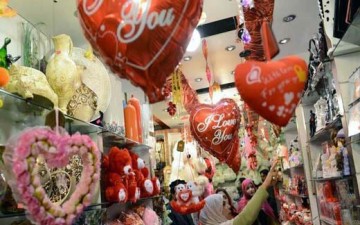 عيد الحب.. احتفال وتجارة
