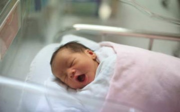 ولادة طفل باكستاني بست أرجل