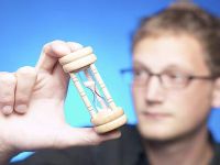 أيها الشباب: «عيشوا زمانكم»